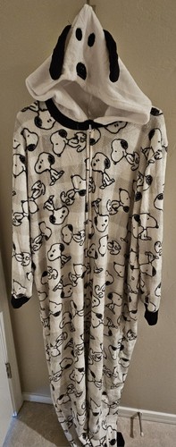 Peanuts snoopy one piece - snoopy,